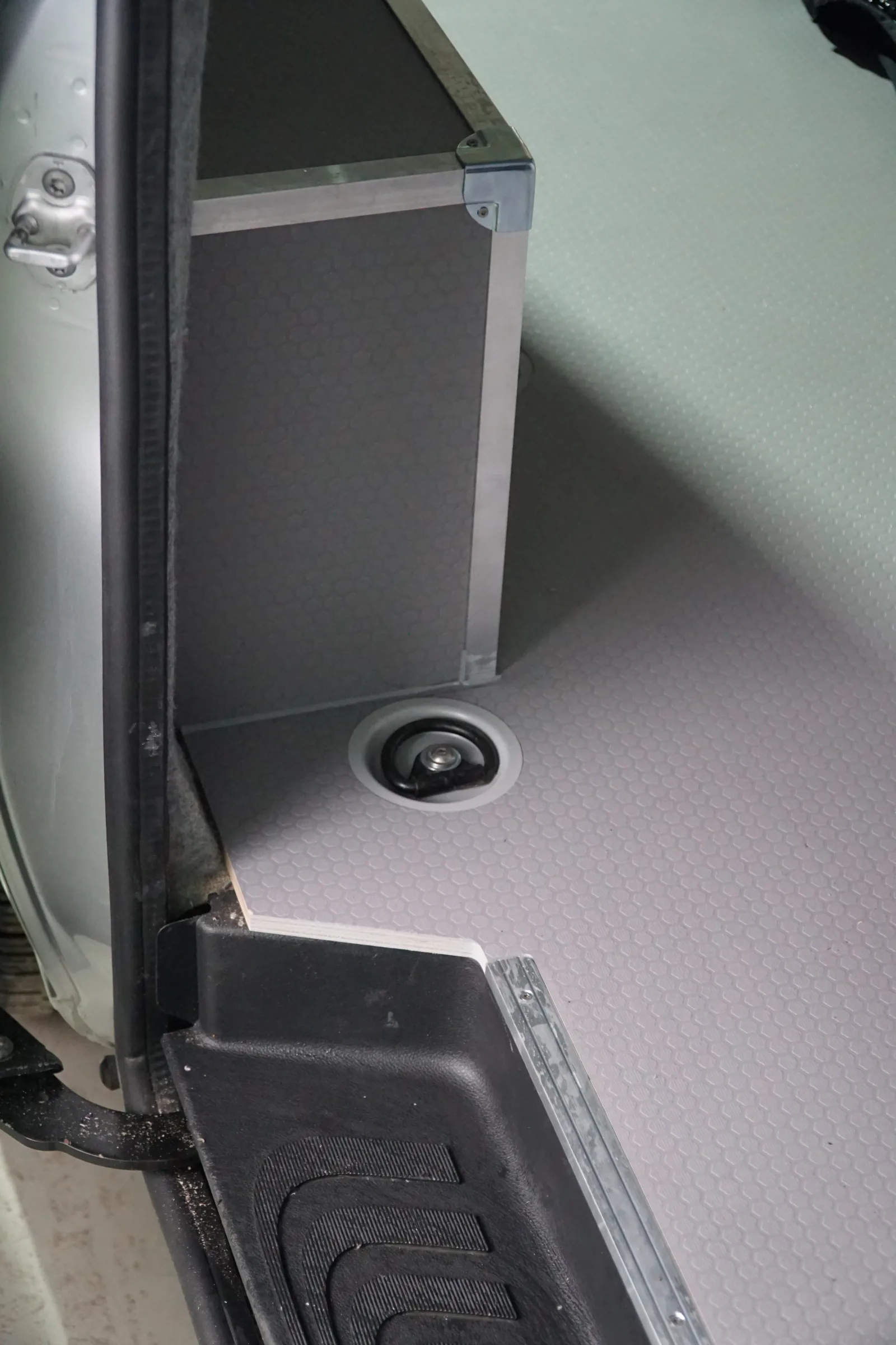 Clothing industry fit-out for the Mercedes Vito