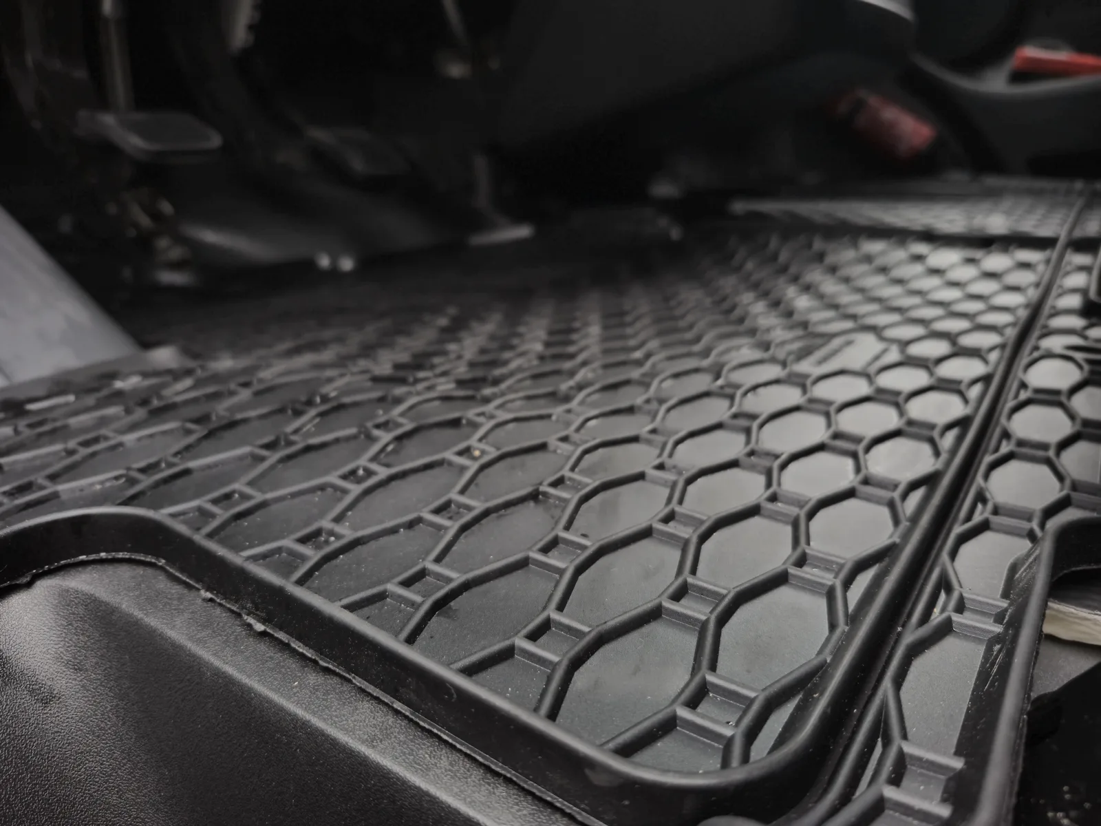 Rubber car floor mats