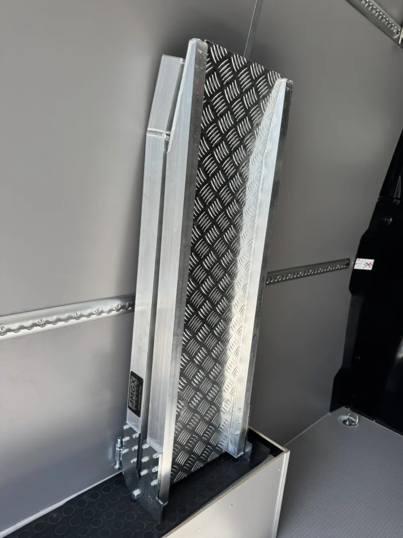 Kolejna realizacja dla INMAGO - Zabudowa Iveco Daily Brygadowy L4H2