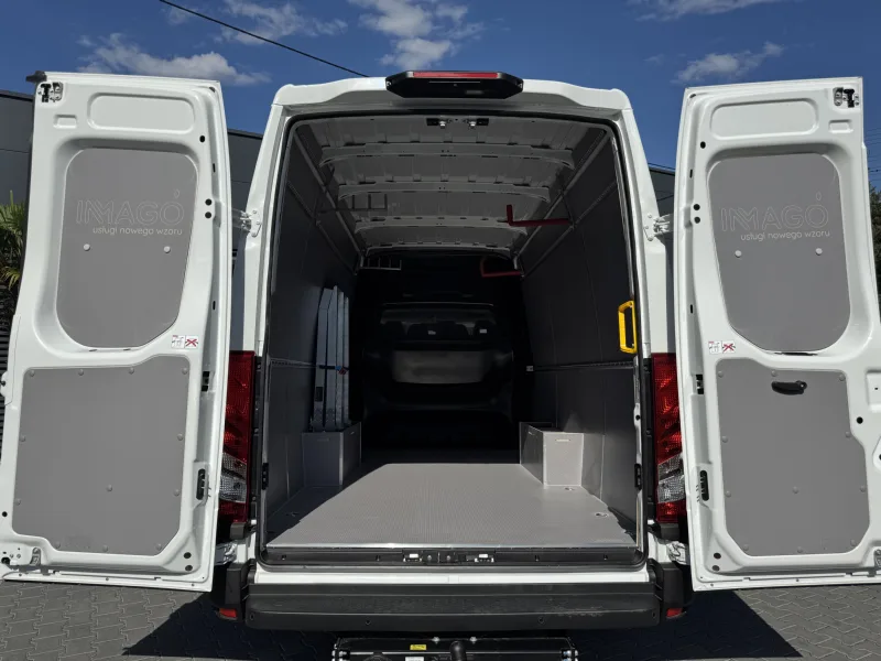 Kolejna realizacja dla INMAGO - Zabudowa Iveco Daily Brygadowy L4H2