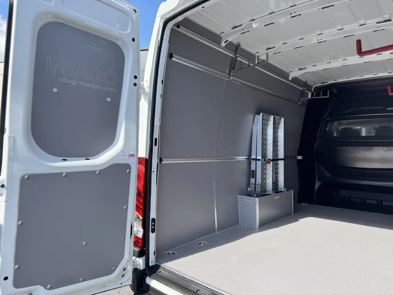 Kolejna realizacja dla INMAGO - Zabudowa Iveco Daily Brygadowy L4H2