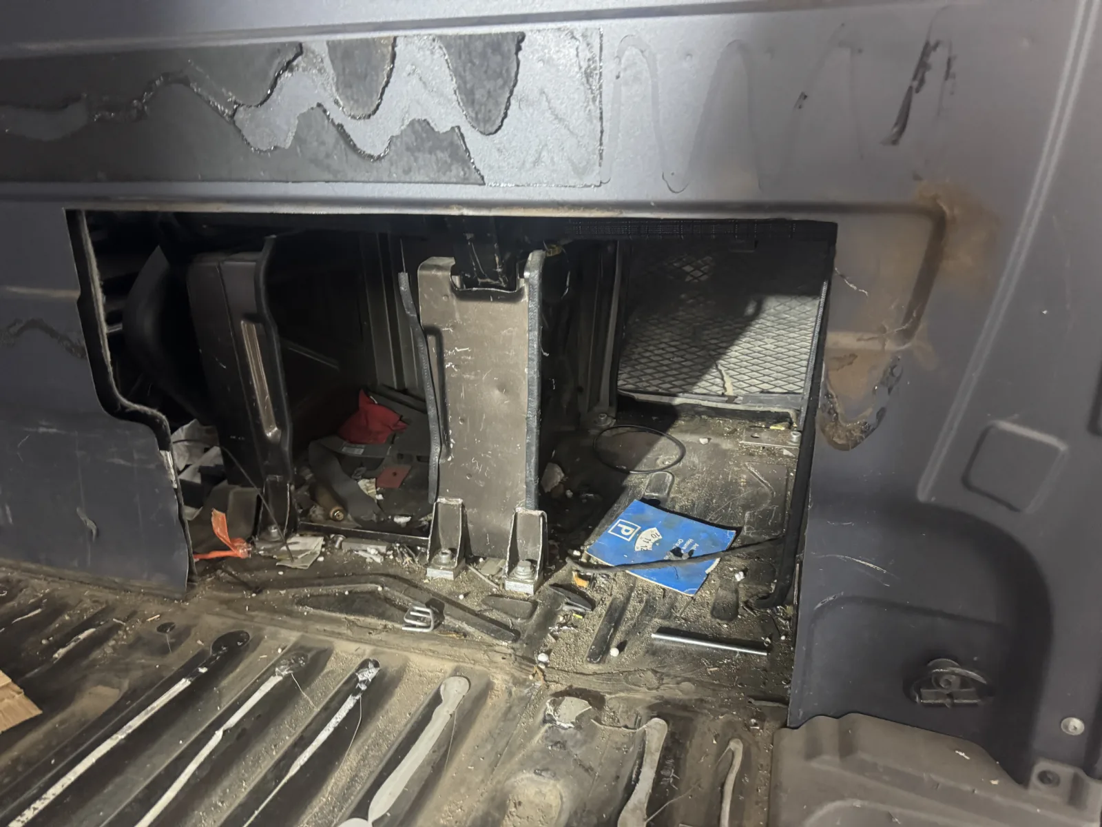 Complete fit-out replacement in a Mercedes Sprinter L4H2 for SUVER Pergole Aluminiowe