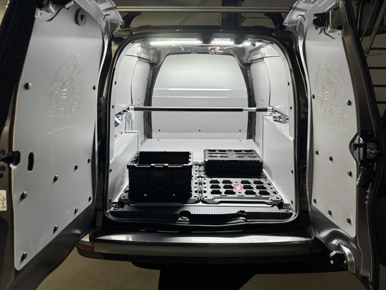 Mercedes Citan Electric L2H1 - professional van fit-out for a plumber