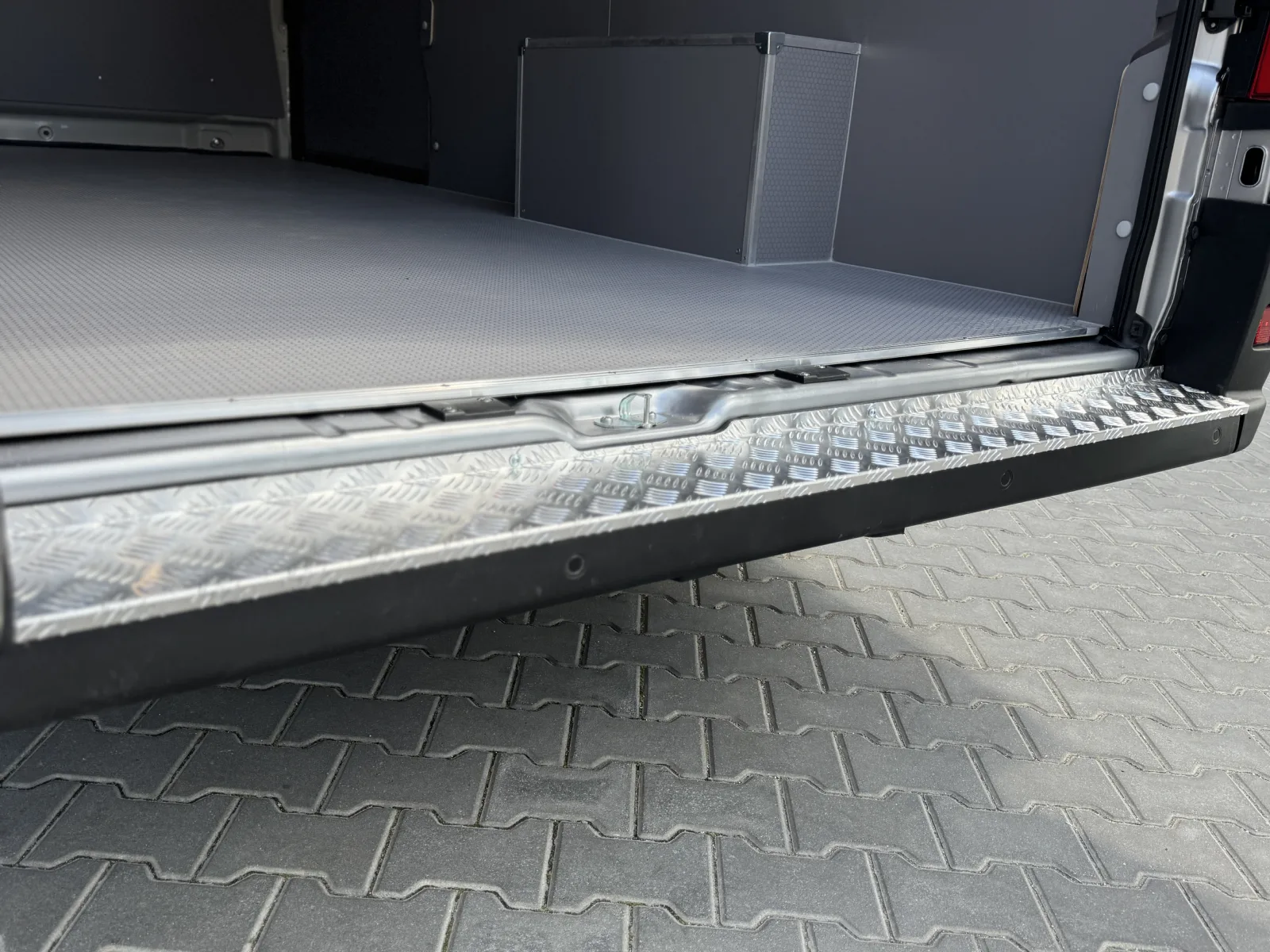 Rear bumper protective covers for Stellantis group vehicles