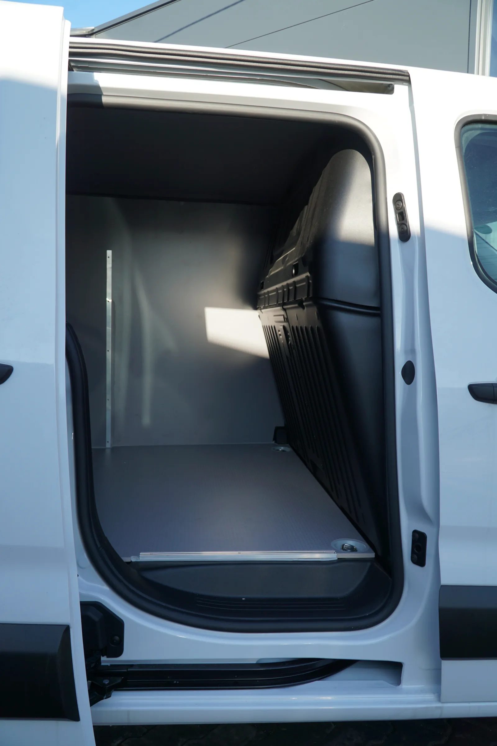 Protection, Durability and Functionality of the Opel Combo E Van Fit-Out