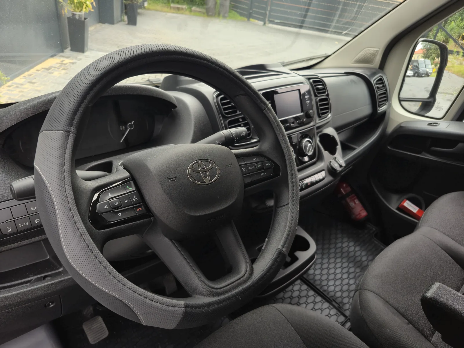 Steering wheel cover