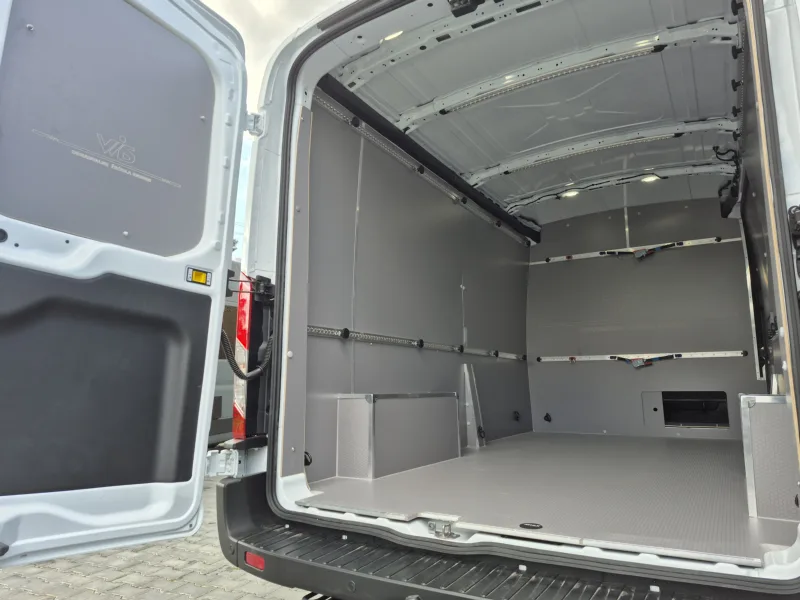 Side panels and floor