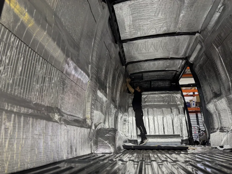 Thermal and acoustic insulation of the cargo area