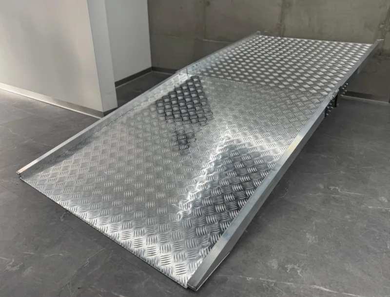 Durable, aluminium, suitable for every type of vehicle