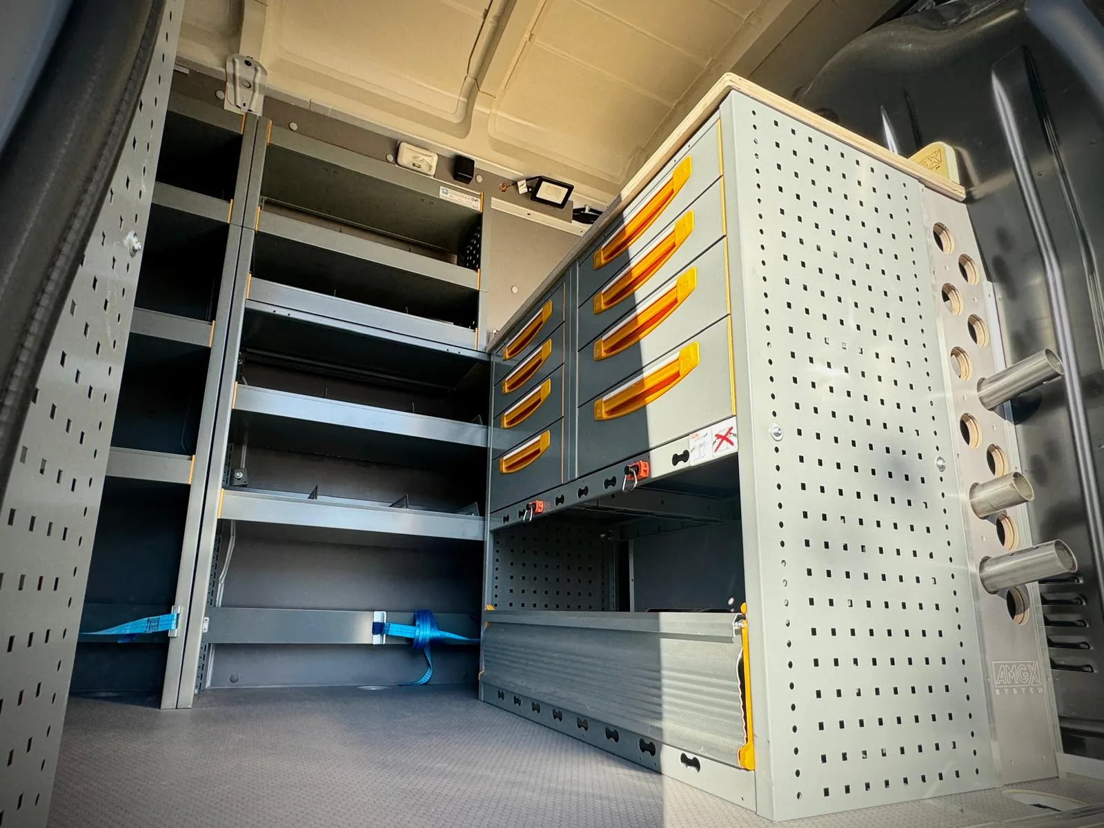 Renault Master L4H3 - van fit-out for a go-kart service business