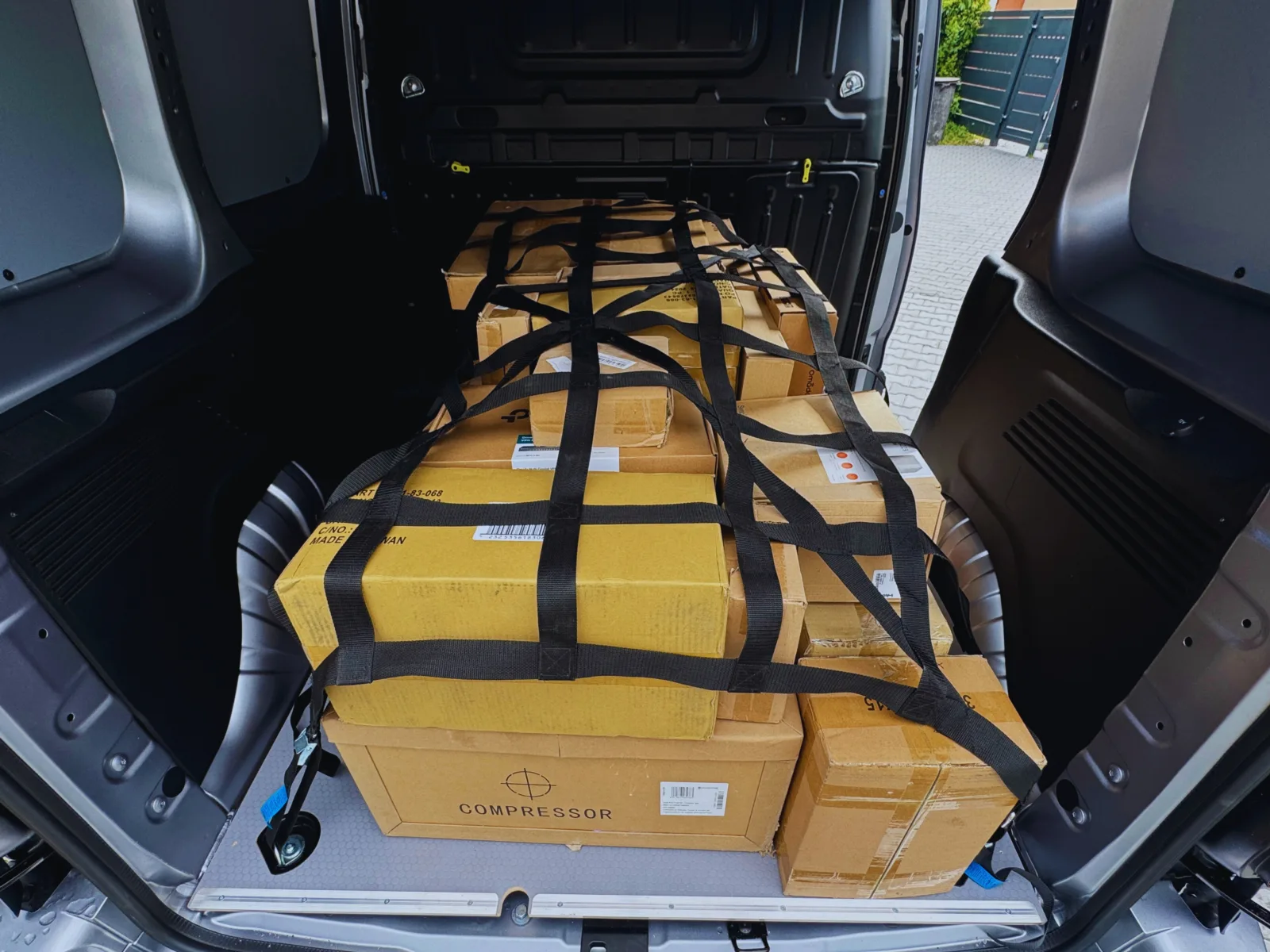 Cargo nets for vehicles - safe and convenient transport