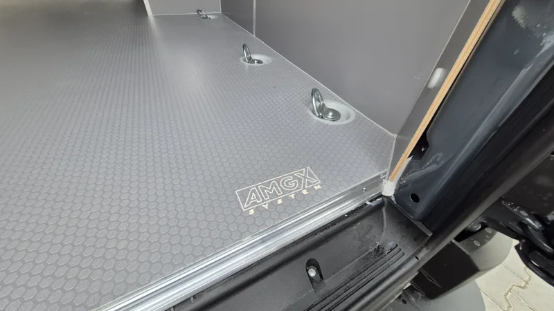 Durable HEXA floor