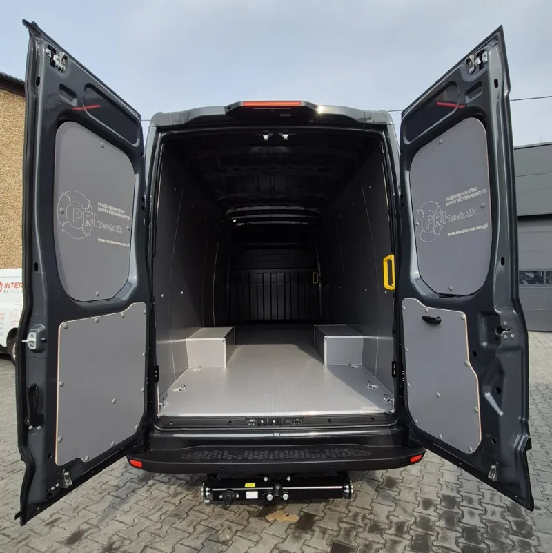 Fit-out tailored to the needs of PRI Technik