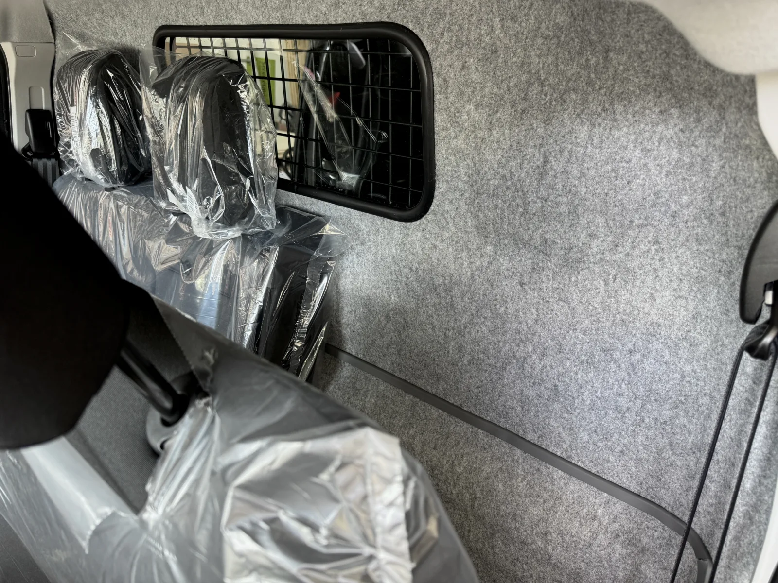 Solid solutions for work: a van fit-out for the Peugeot Expert L2H1