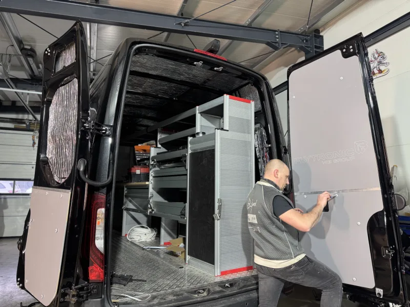AMGX special-purpose fit-out based on the Mercedes Sprinter 4x4