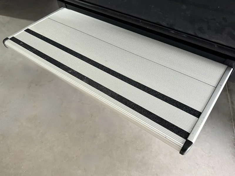Rhiwa Easy Step TB - convenient access at the rear of the vehicle