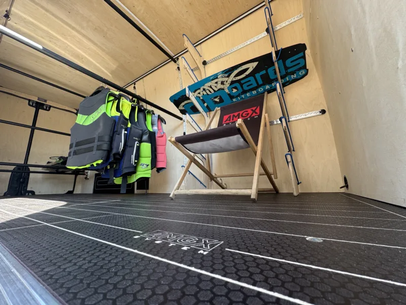 The ideal partner for the beach and training