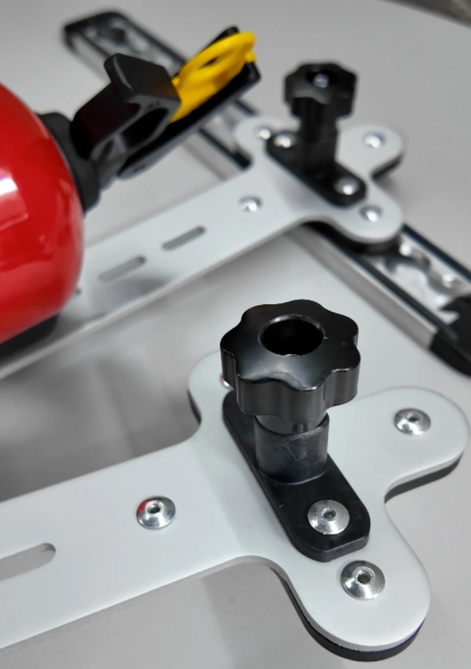 WISTRA Cross Connector - fire extinguisher holder for the Airline system
