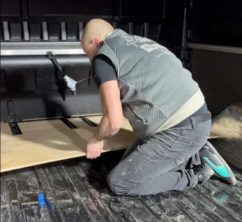 Floor and load securing system