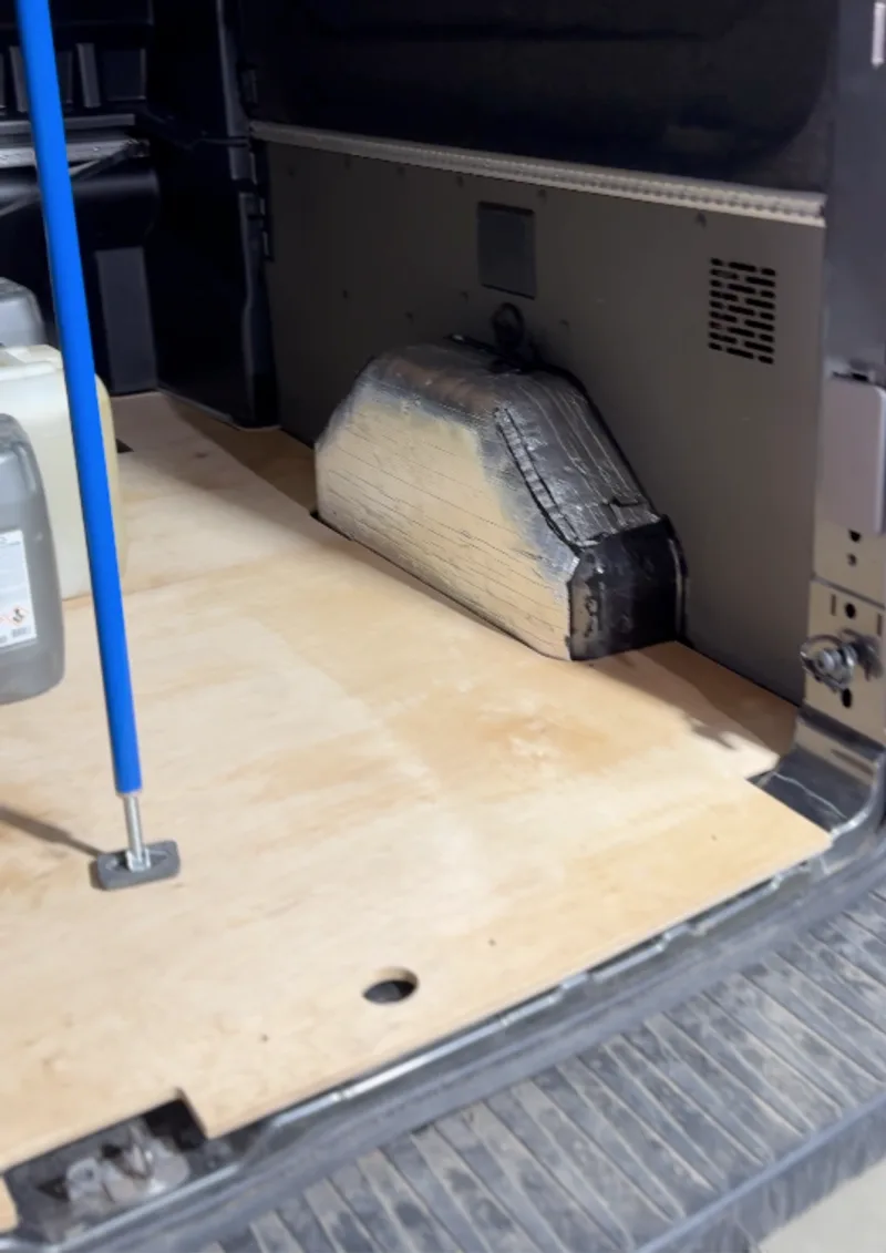 Floor and load securing system