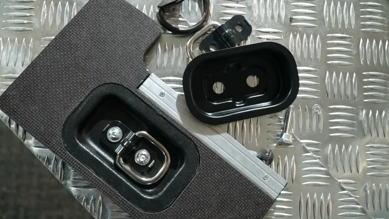 Concealing cups for the fit-out floor