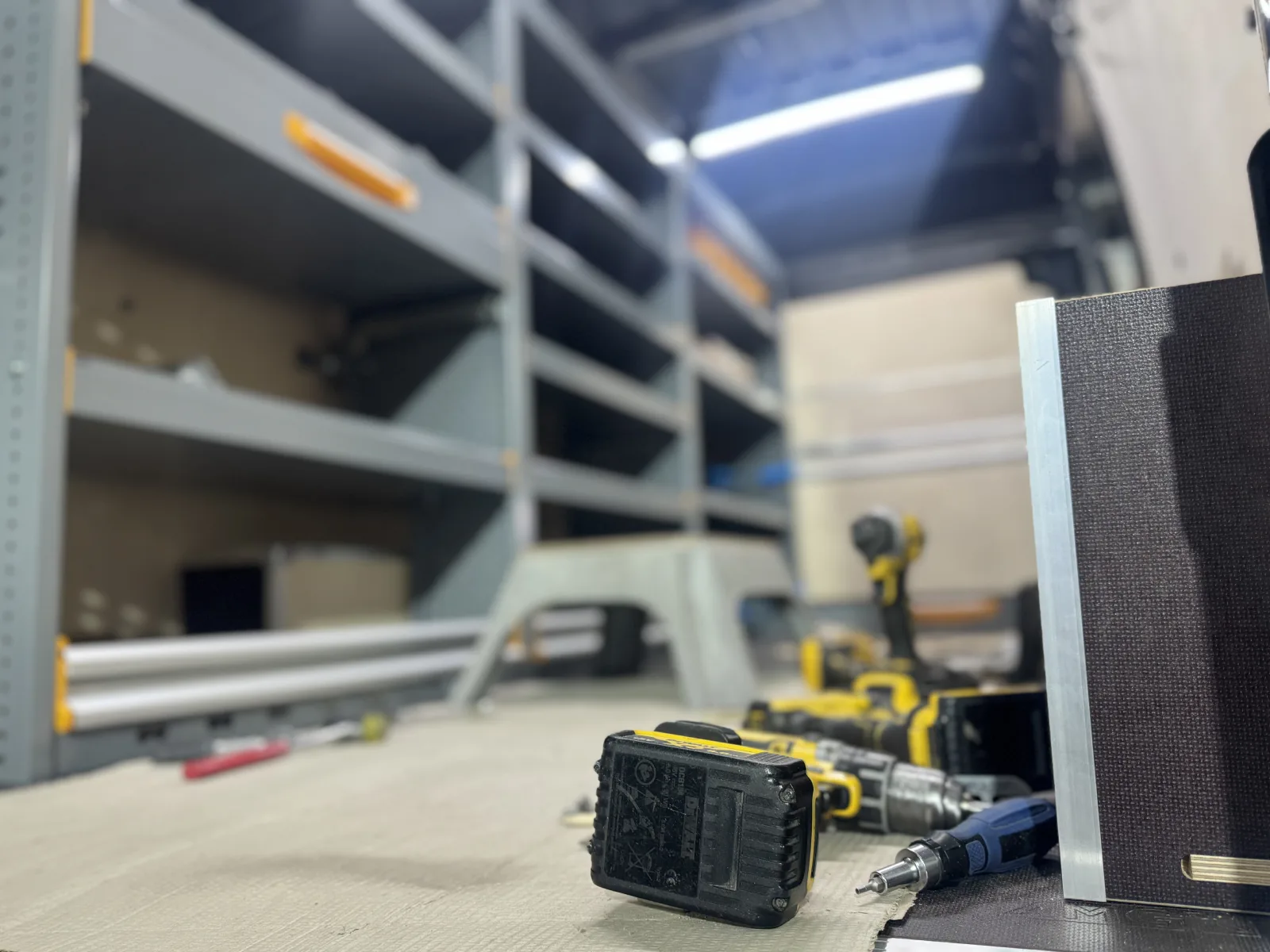 Van fit-out for the industrial installation sector in an Iveco Daily L3H2