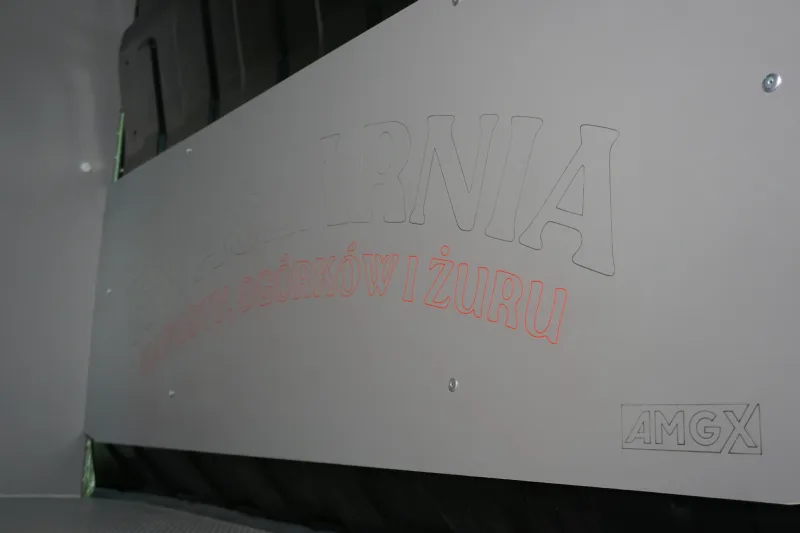 Side panels and bulkhead - lasting protection