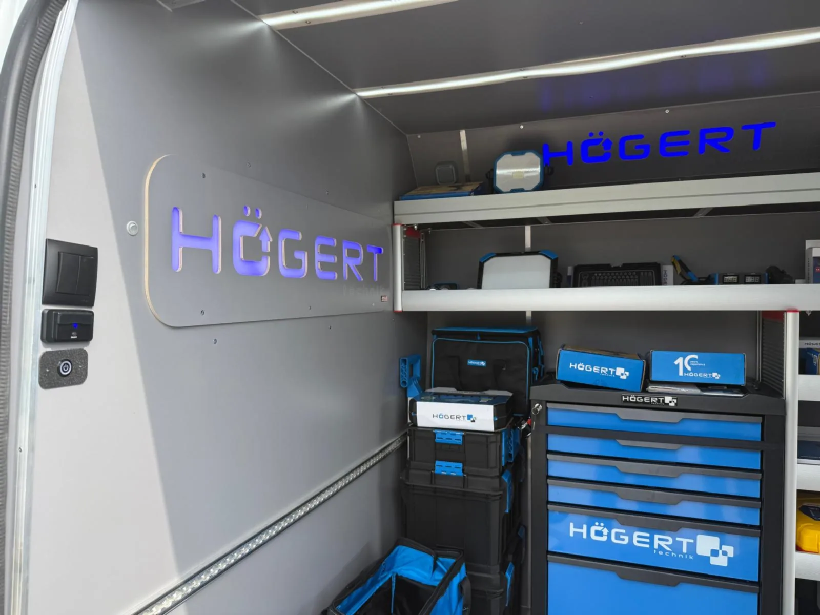 Van fit-out for Nissan INTERSTAR (UK version) for Hogert UK - complete project