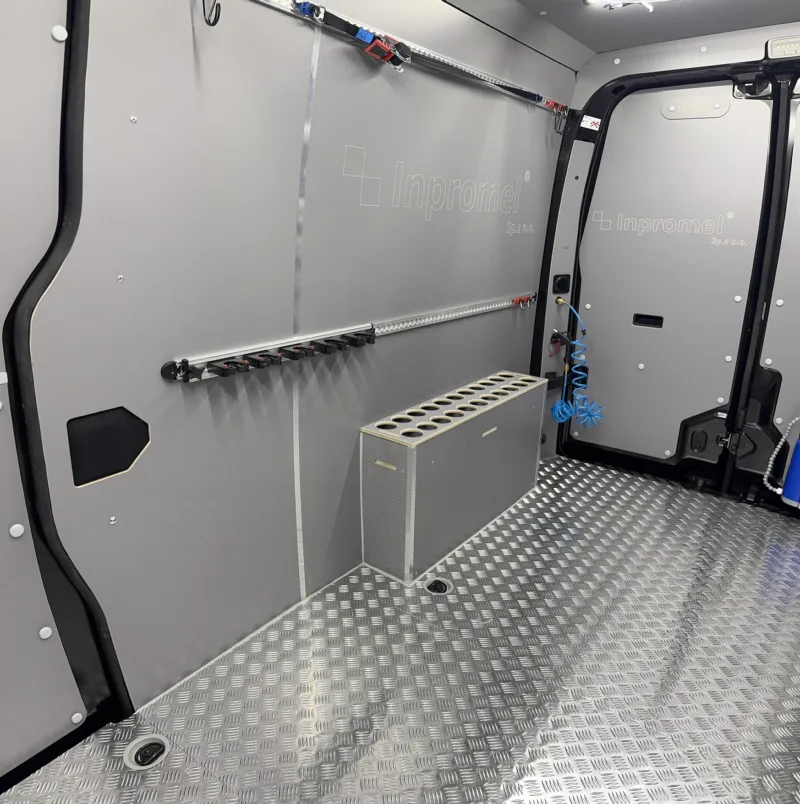 Floor and side panels - a solid base