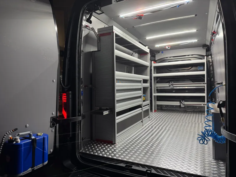 GEMA shelving units and work modules