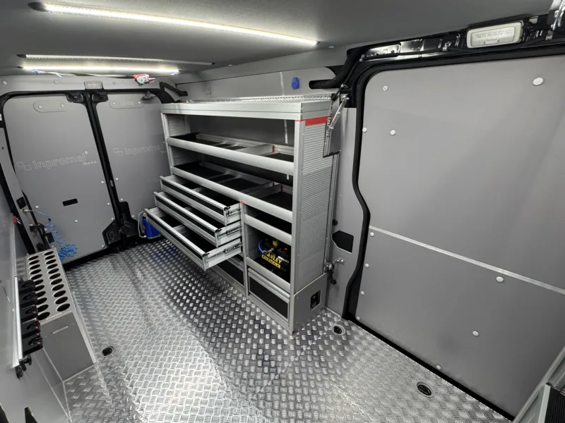 GEMA shelving units and work modules