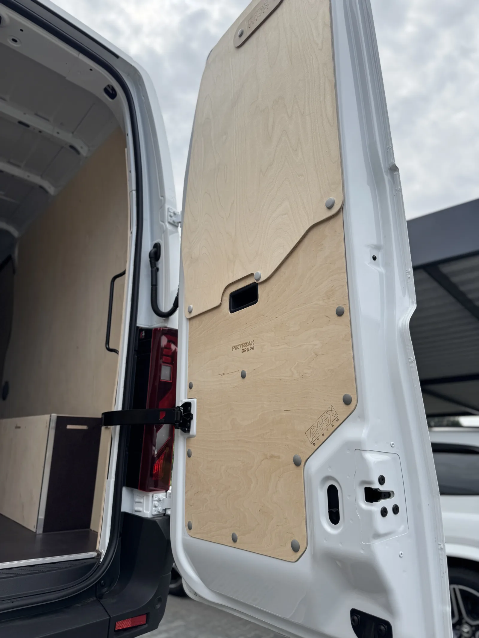 Van fit-out for Renault Master L3H2 for WTS Polska