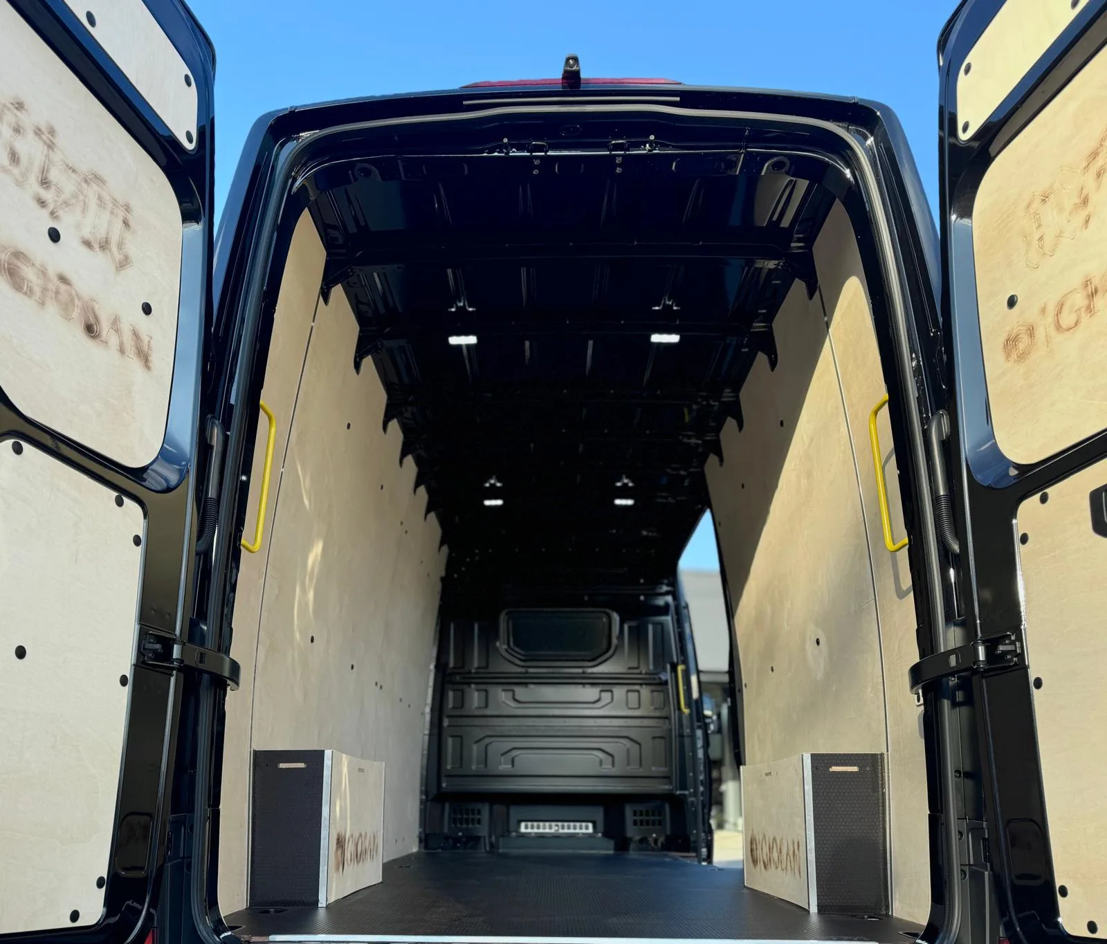 Van fit-out tailored to the MAN TGE