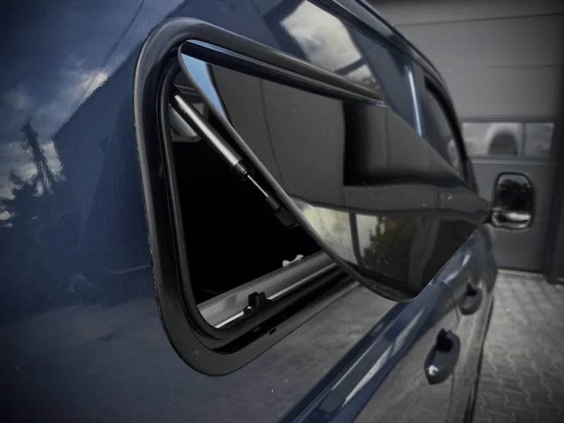 MADOVAN ATLAS window