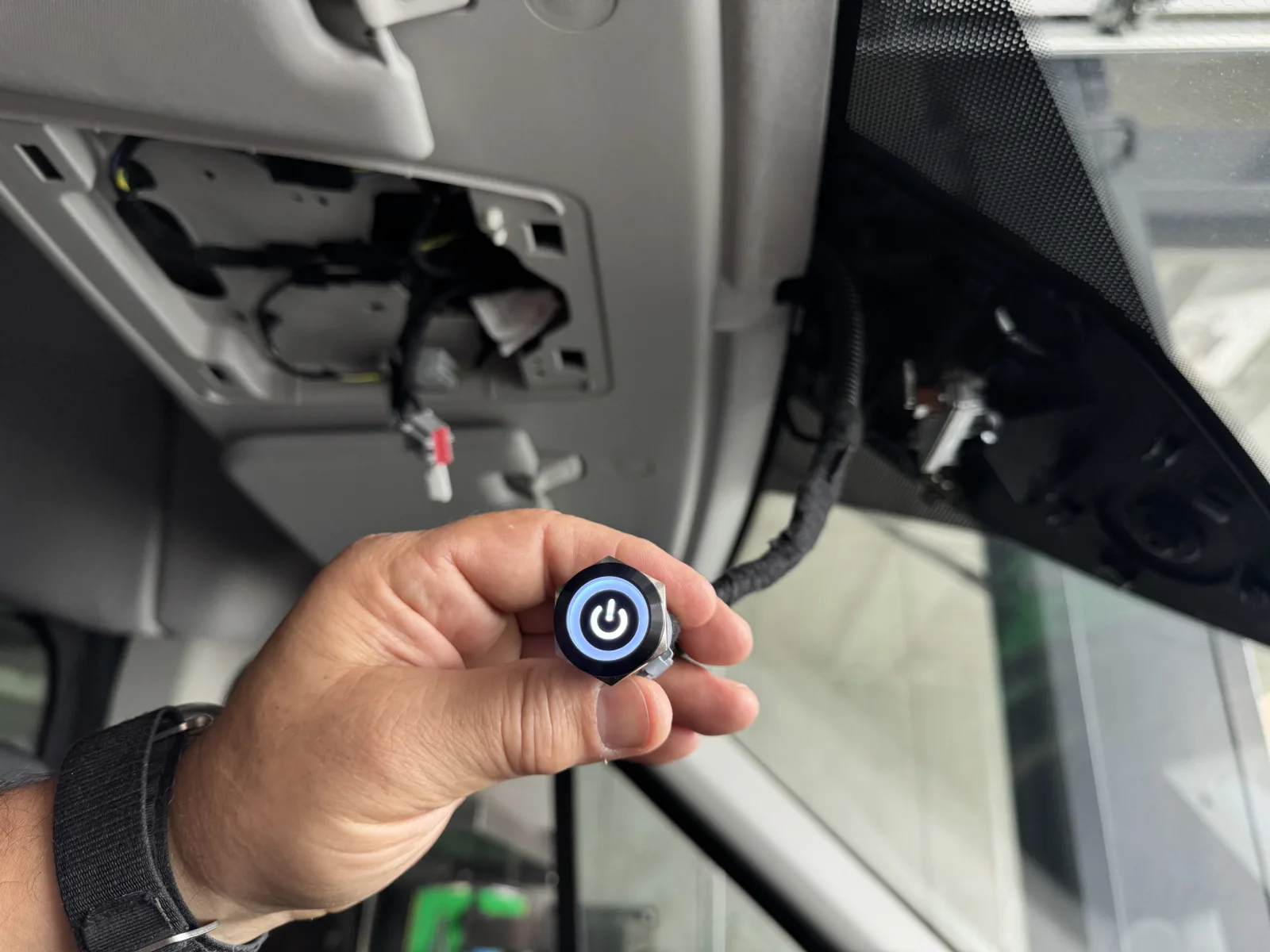 Ford Transit Crew Cab L3H2 Van Fit-Out for AB Nieruchomości