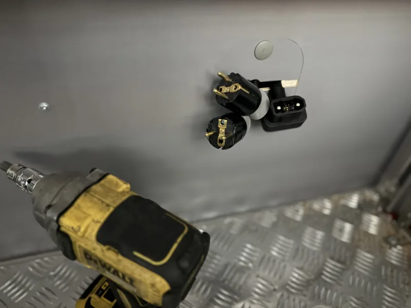 Durable floor and side panels