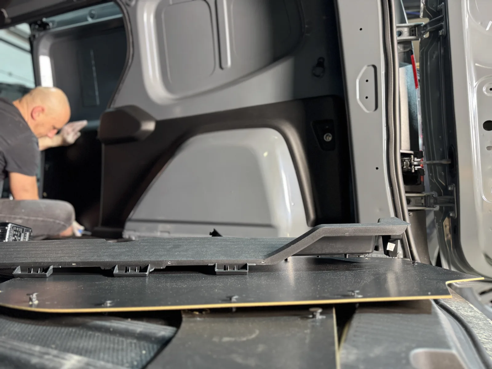 Mercedes Citan L2H1 van fit-out for a bakery - a durable, hygienic solution for transporting bread