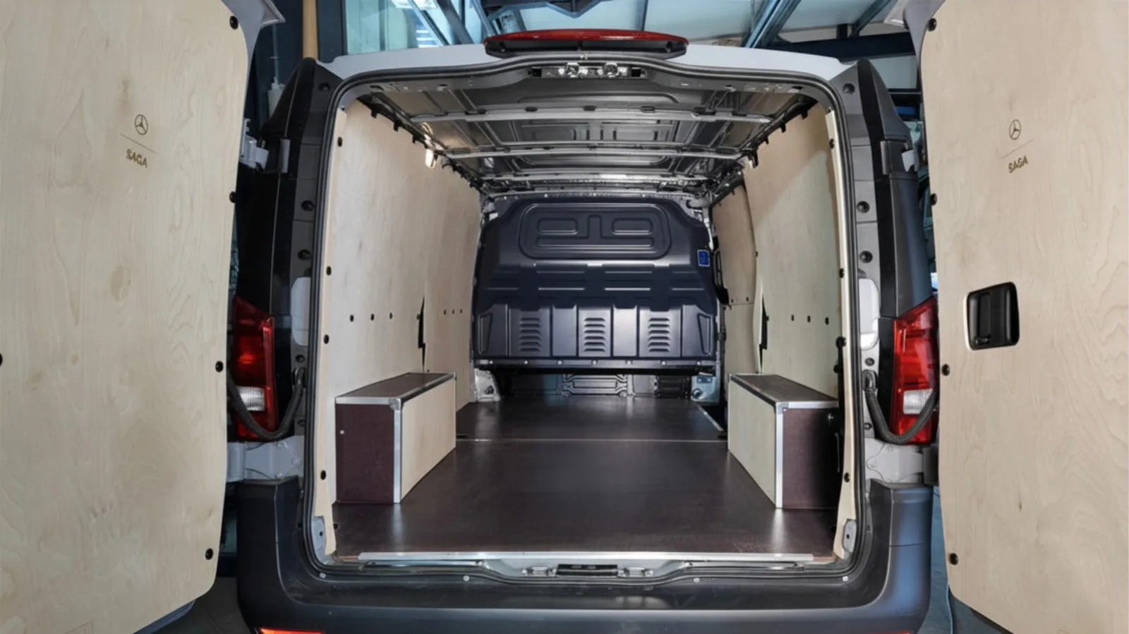 Mercedes Vito L2H1 van fit-out - robust protection for the cargo area