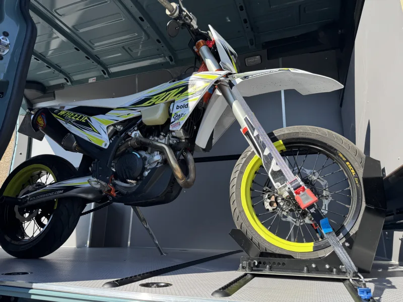 Motorcycle mount