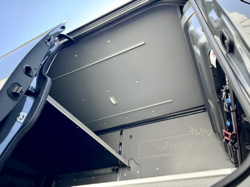 Floor and side panels