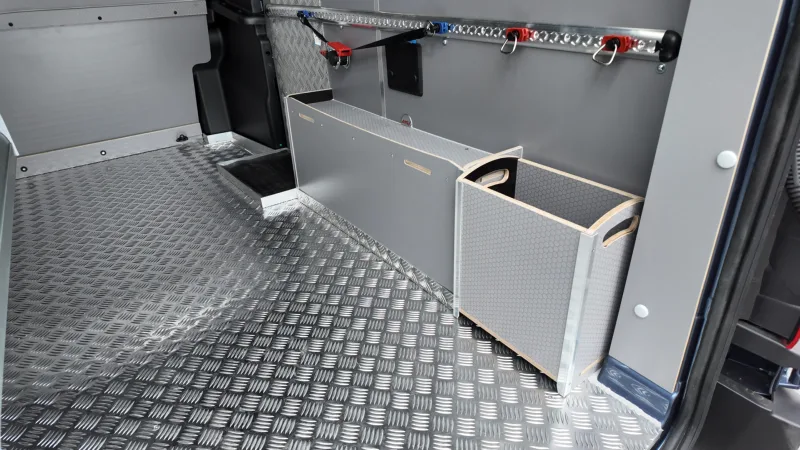 Airline rail system - maximum organisation and safety