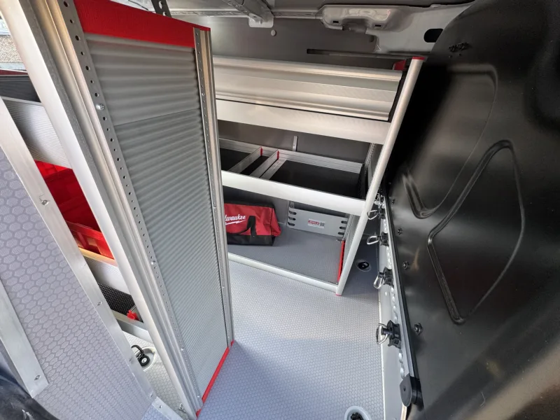 Complete fit-out for a small vehicle