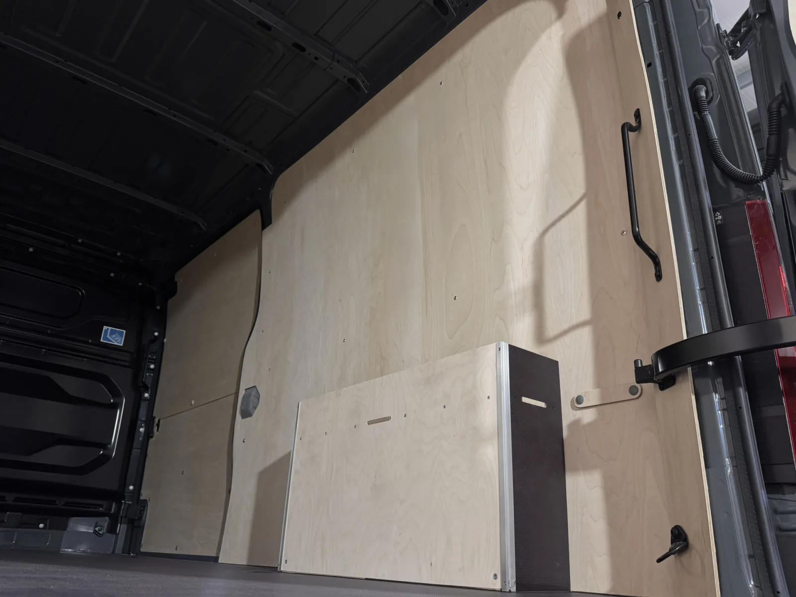 Standard van fit-out for Renault Master L3H2