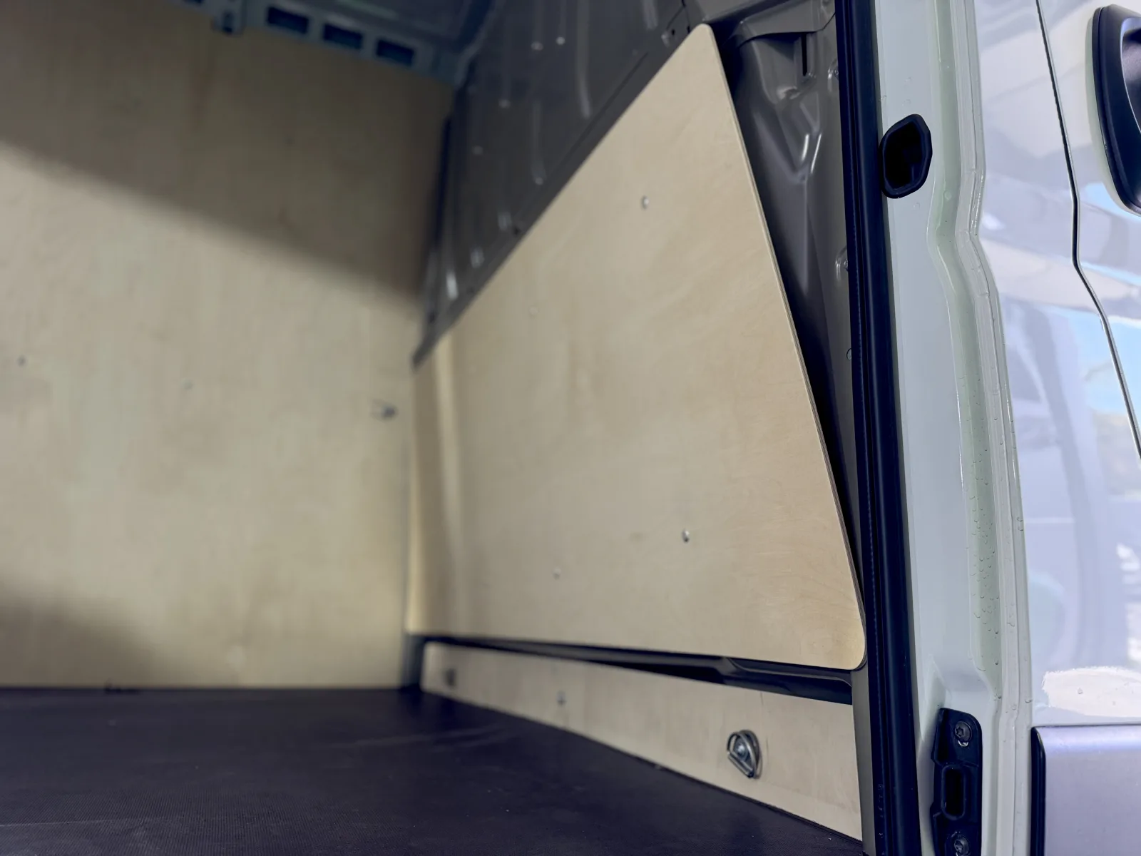 Standard van fit-out in a Fiat Ducato L3H2