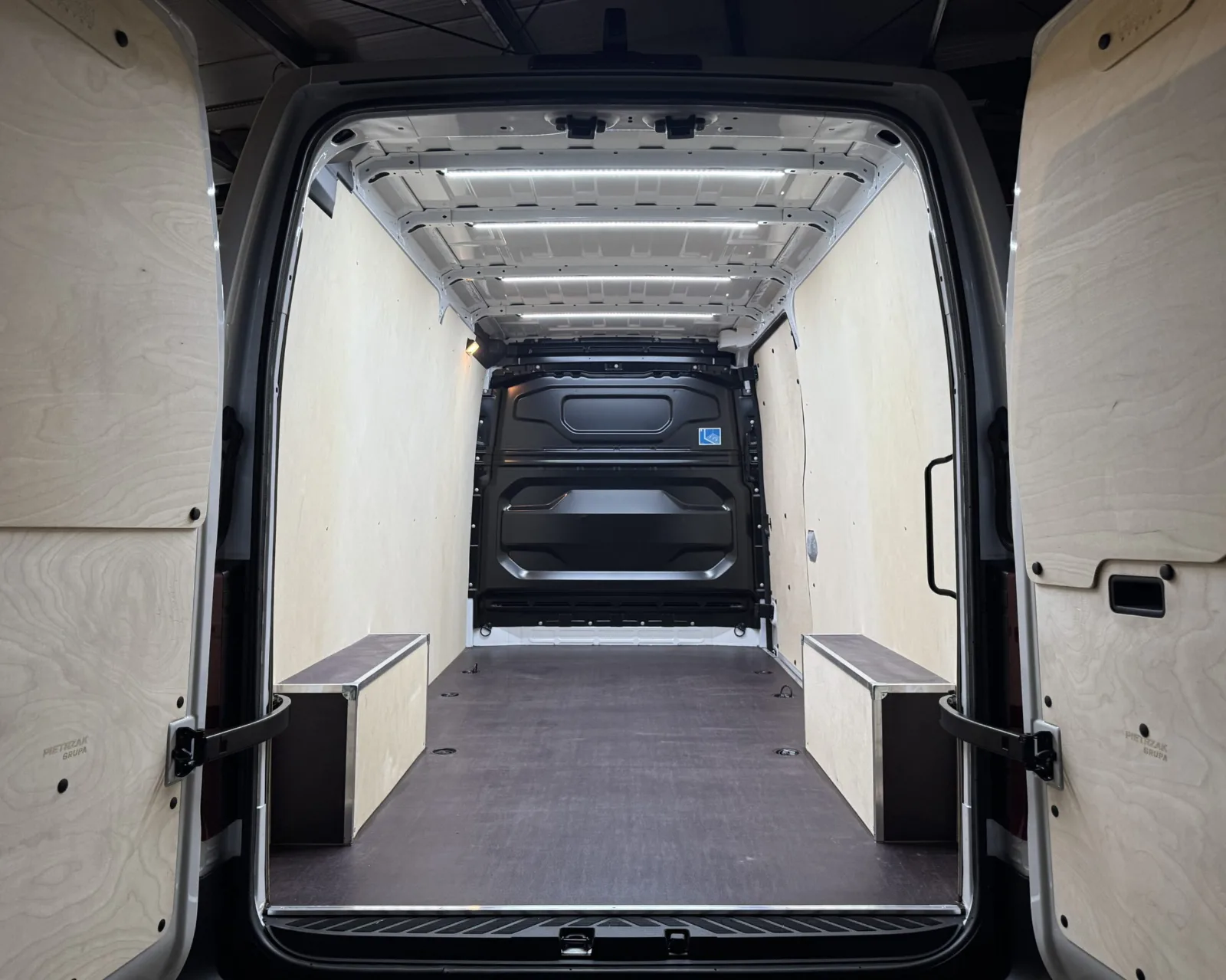 Standard van fit-out with lighting Renault Master L3H2