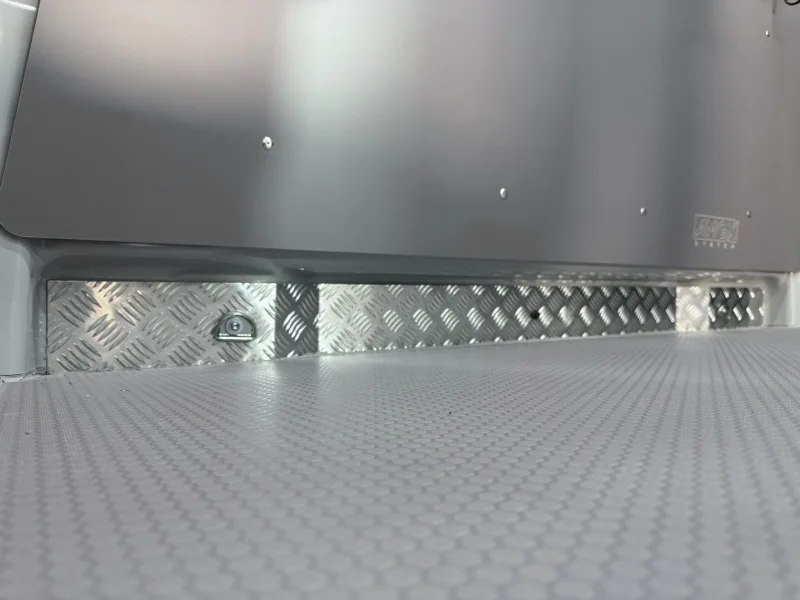 Insulation and finishing of the bulkhead and ceiling