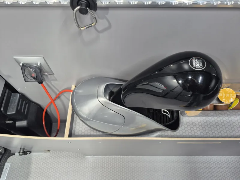 Instalacja elektryczna 230 V i 12 V