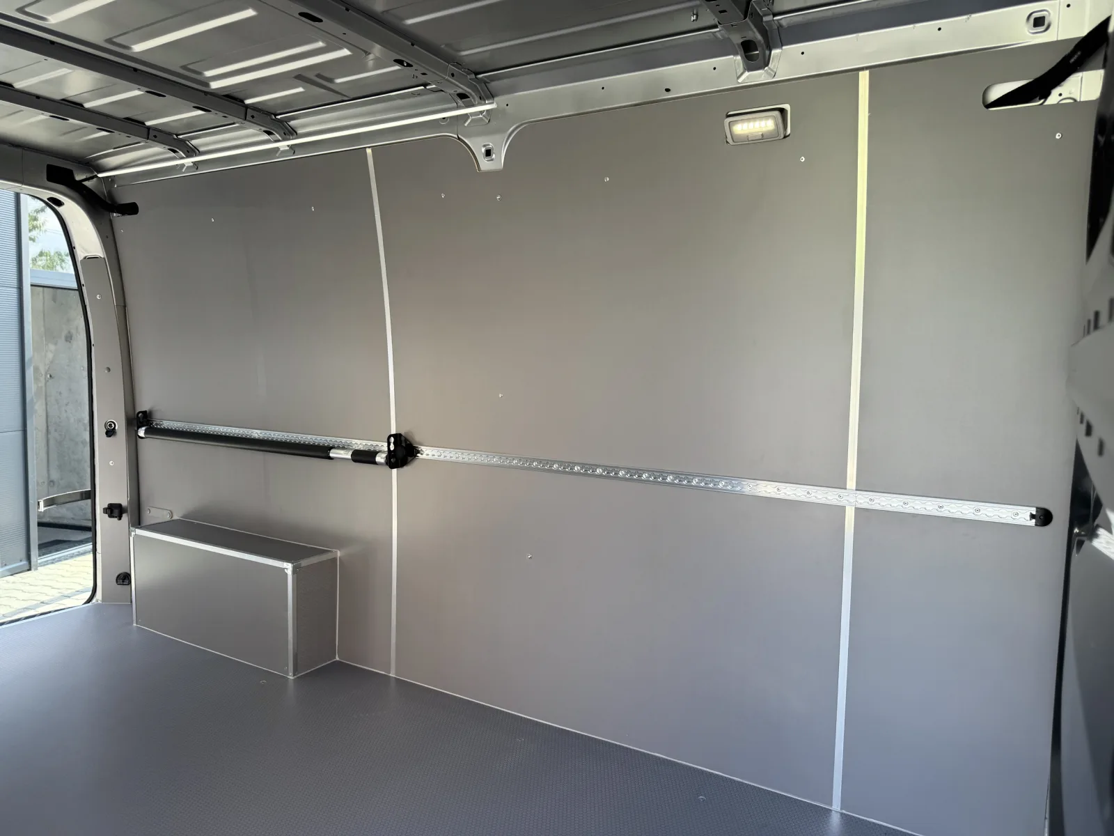 Premium van fit-out for Renault Master L3H2