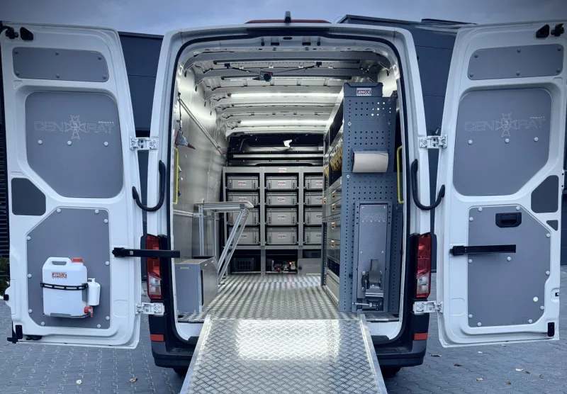 Floor and side panels