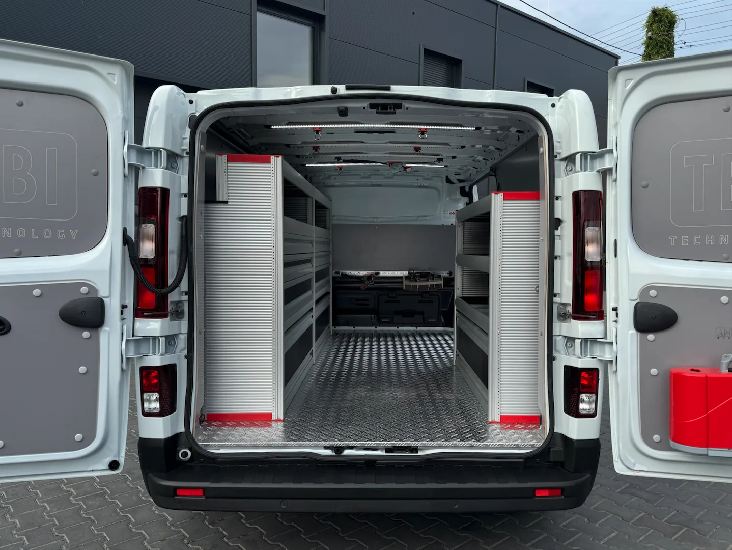 Workshop van fit-out for a Renault Trafic L2H1 for TBI from Racibórz